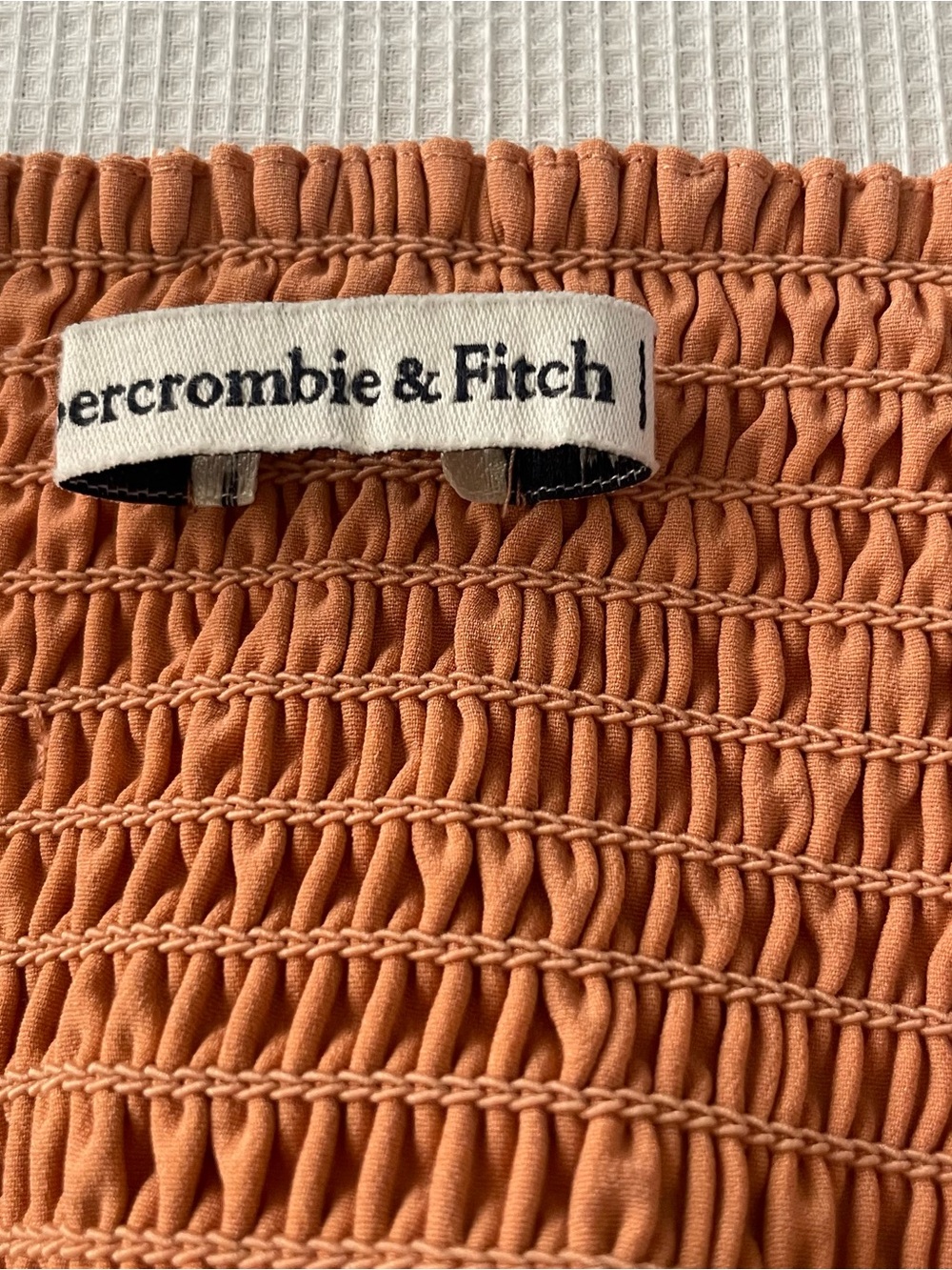 Abercrombie & Fitch Women’s Smocked Halter Crop Top Peach White Print Size M - Picture 3 of 6